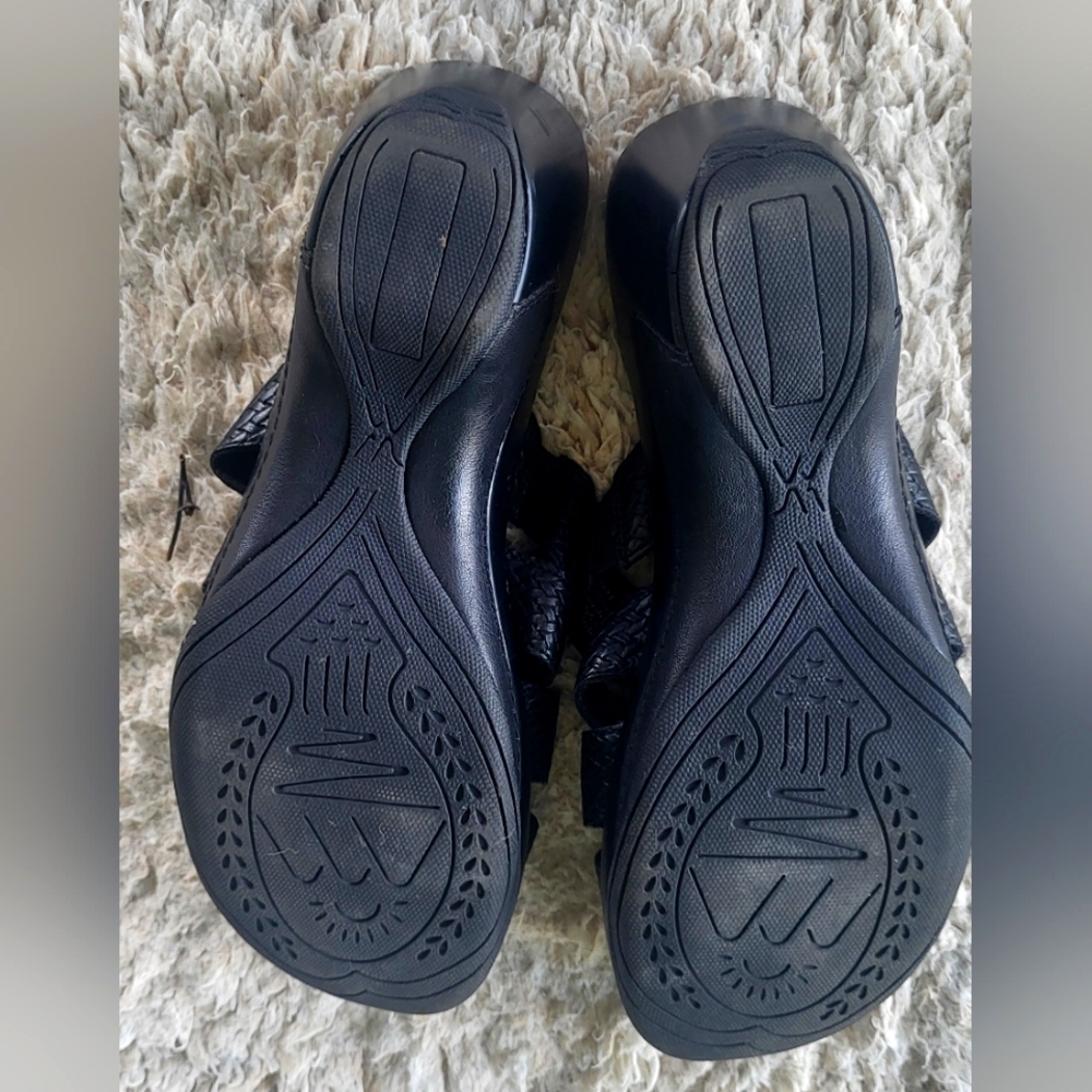 Black Step in Platform Sandals - Picture 3 of 4